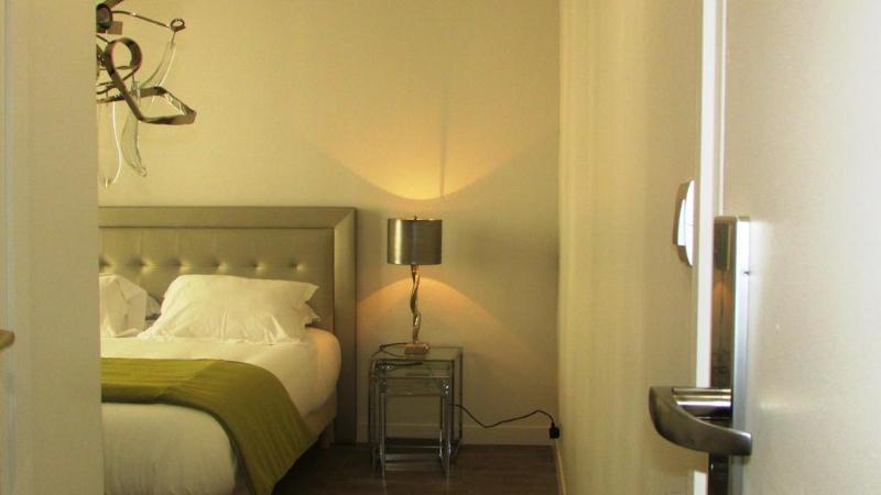เรสซิเดนซ์ ชอง เดอ มาร์ส Hotel ปารีส ภายนอก รูปภาพ