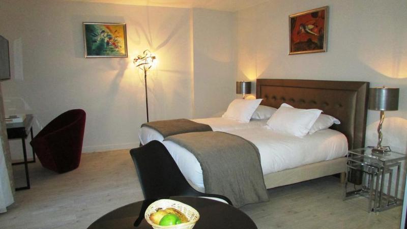 เรสซิเดนซ์ ชอง เดอ มาร์ส Hotel ปารีส ภายนอก รูปภาพ